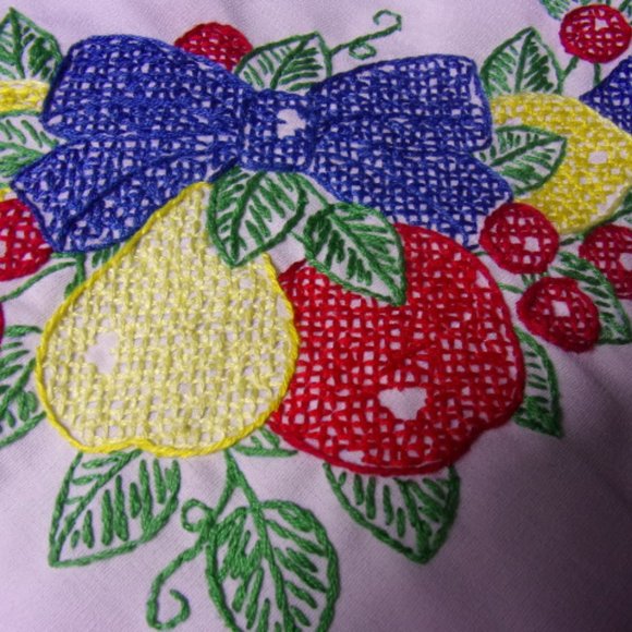 Embroidered Placemats New Set of 4 Fruit Embroidered Placemats Country Farmhouse - Picture 8 of 8